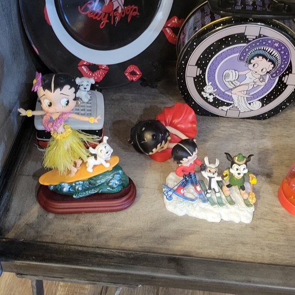 Betty Boop Collection - Picture 4 of 5